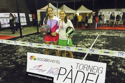 L’interès pel pàdel va començar a despertar-se en la Lorena de la mà, primer,
dels seus pares, i després de la seva amiga Laia Bonilla.