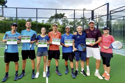 La Lorena va ser una de les primeres persones que va obtenir el certificat de coach professional de pàdel als EUA