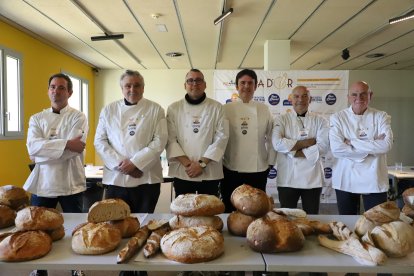 Imagen de los responsables de las panaderías ganadoras