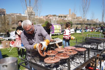 Imatges del Pícnic a la canalització del Segre a Lleida
