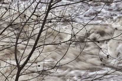 Naturalesa. La gegantina muntanya de l’Orri o la força de l’aigua són presents en aquest territori salvatge