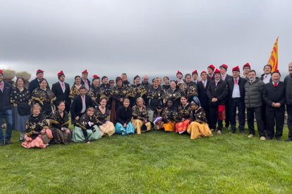 Castellciutat. Foto de família ahir diumenge del Grup de Caramellaires d’aquesta localitat de l’Alt Urgell, dirigit per Toni Bernadó. - MARIA BASTIDA/LÍDIA BONET/RÀDIO SEU