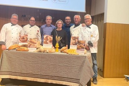 Representantes del Gremi de Forners de Lleida y del Forn Rosselló en Barcelona. - GREMI DE FORNERS DE LLEIDA