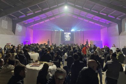 ‘Agrotardeo’. El vespreig ha resultat una proposta que ha dinamitzat també el sector agrícola. A la imatge, una festa organitza per JARC a Gimenells aquesta primavera. -