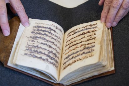 La Biblioteca de Lleida custodia l’Alcorà aljamia localitzat el 1961 a l’enderrocar una casa a Aitona. - GERARD HOYAS