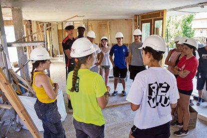 Reunió de treball abans de començar la jornada laboral dijous passat. - LAIA PEDRÓS