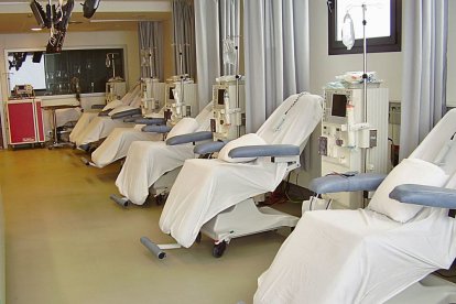 La sala de diàlisi de l’hospital del Pallars, a Tremp, disposa de deu monitors per als usuaris. - GENCAT