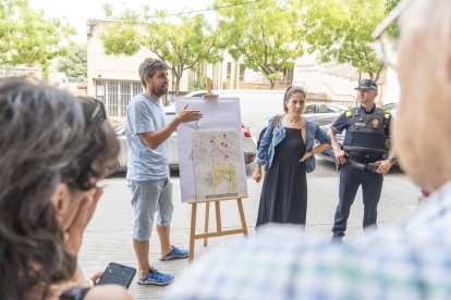L’alcaldessa accidental, Cristina Morón, ha mantingut una trobada amb veïns i comerciants per informar-los de les obres.