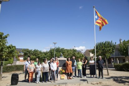 Guissona. L’acte institucional a Guissona va tenir lloc a la plaça Francesc Macià i posteriorment el grup Les Argelagues va oferir un concert a la plaça Bisbe Benlloch. - LAIA PEDRÓS