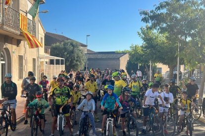 Tàrrega. Més de vint partits i entitats es van congregar ahir a la plaça Rafael Casanova de Tàrrega per la Diada. - AJUNTAMENT DE VILA-SANA