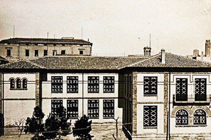 L’escola va ser reconstruïda per Regions Devastades.