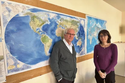 Els professors Jesús Burgueño i Montserrat Guerrero. - MARC CARBONELL