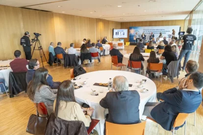 El debate fue moderado por Mariví Chacón y retransmitido en streaming por Lleida TV.