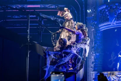 Durante su actuación junto a Lady Gaga en el Sant Jordi.
