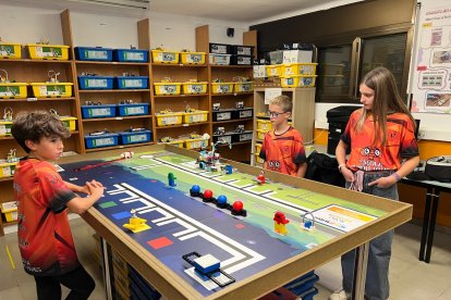 Aleix Pujantell, Joan Vilanova i Àneu Algueta de l'equip AV Aleix Cas Tocat!