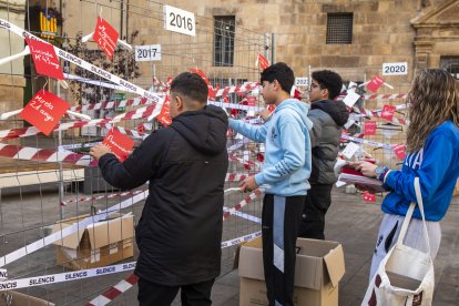 Los alumnos de 5 centros educativos de Tàrrega han montado la obra.