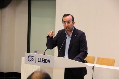 El cap de l'oposició a la Paeria de Lleida, Xavier Palau, durant l'acte de presentació del Pla Nacional d'Immigració del partit a la capital del Segrià