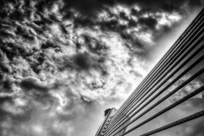 Un detall del pont de Príncep de Viana. - LLEONARD DELSHAMS