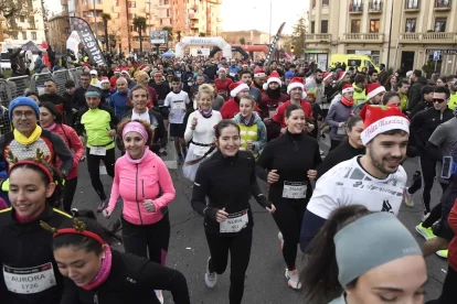 A Esterri, la majoria de corredors van lluir una gorra del Pare Noel. - ANIOL MORAL