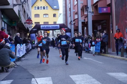 Carreres infantils al Pont de Suert, ‘La més freda’. - LAIA PEDRÓS