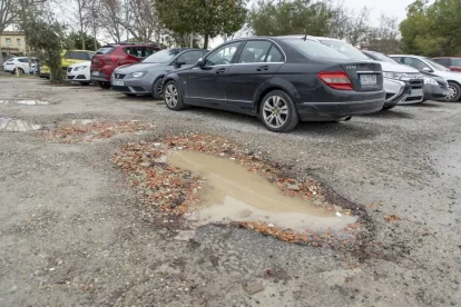 L’aparcament al costat de l’hospital Santa Maria. - S.E.