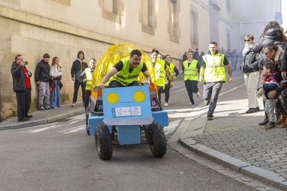 Cursa de Llits del Carnaval de Lleida 2026.