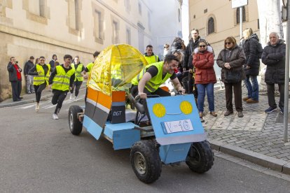 Cursa de Llits del Carnaval de Lleida 2026.