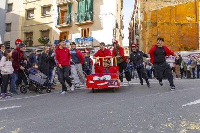 Cursa de Llits del Carnaval de Lleida 2026.