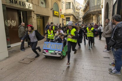 Cursa de Llits del Carnaval de Lleida 2026.