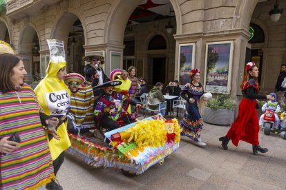 Cursa de Llits del Carnaval de Lleida 2026.