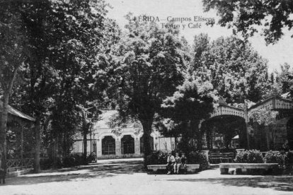 El antiguo teatro y el café de los Camps Elisis.