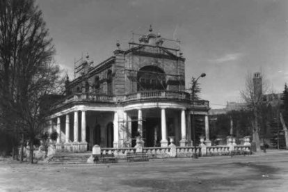 Una imagen del edificio en 1983.