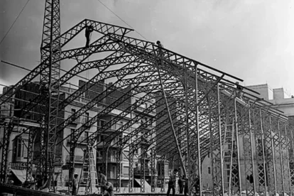 El Mercat de Sant Lluís va ser enderrocat per fer-hi l’estació. - INSTITUT D’ESTUDIS ILERDENCS/FONS PORTA