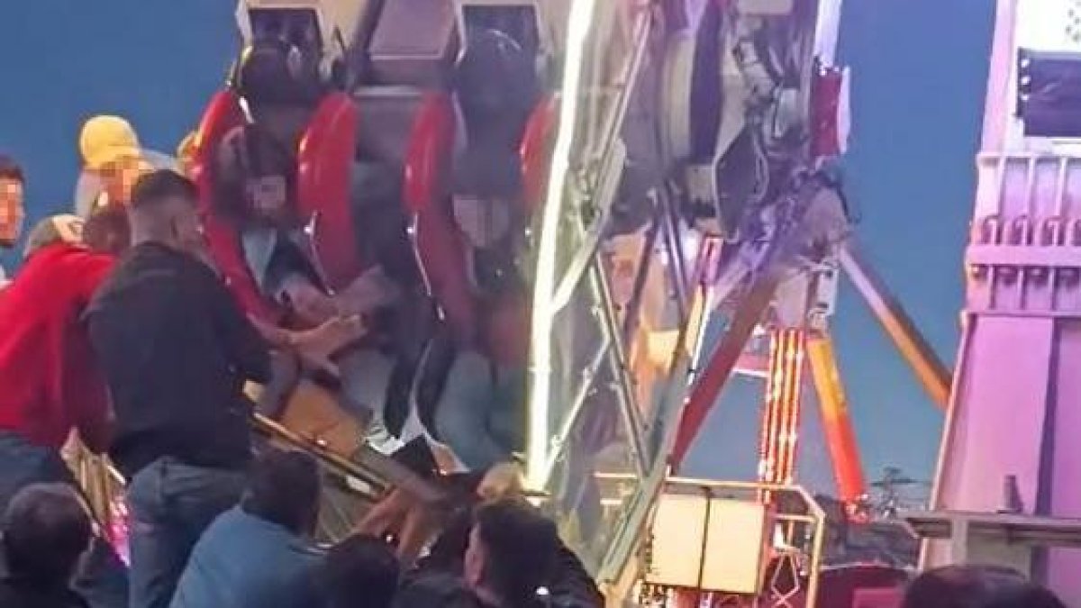 La atracción accidentada de Lleida habría tenido un fallo en una plataforma y atrapó a dos chicas