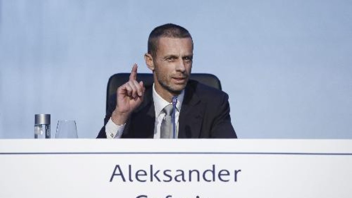 El nou president de la UEFA, Aleksander Ceferin, ahir durant el congrés d’aquest organisme.