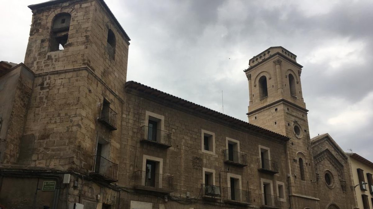 Imatge de l’institut musical de Fraga, un dels immobles públics afectats pels coloms.