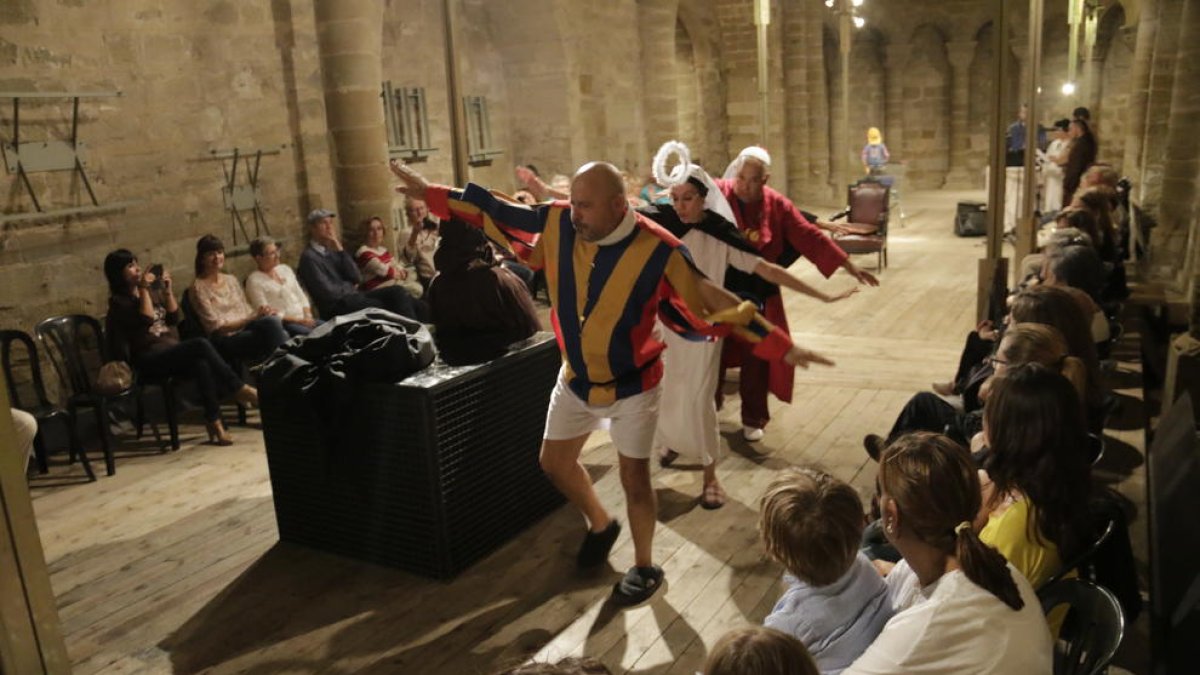 Sant Martí va acollir ahir l’estrena absoluta de ‘L’Amic de l’Amat’.