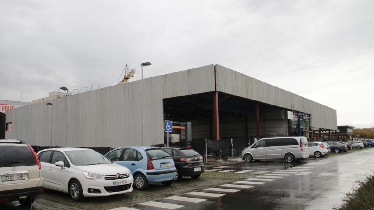 Avancen les obres de dos nous centres comercials a Lleida