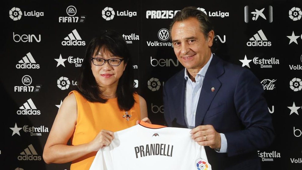 Prandelli diu que el projecte del València li sembla “fascinant”