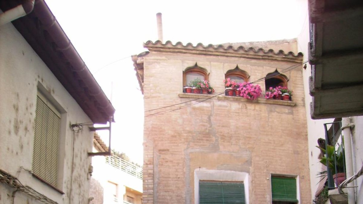 El carrer Parròquia, al centre històric de Fraga.