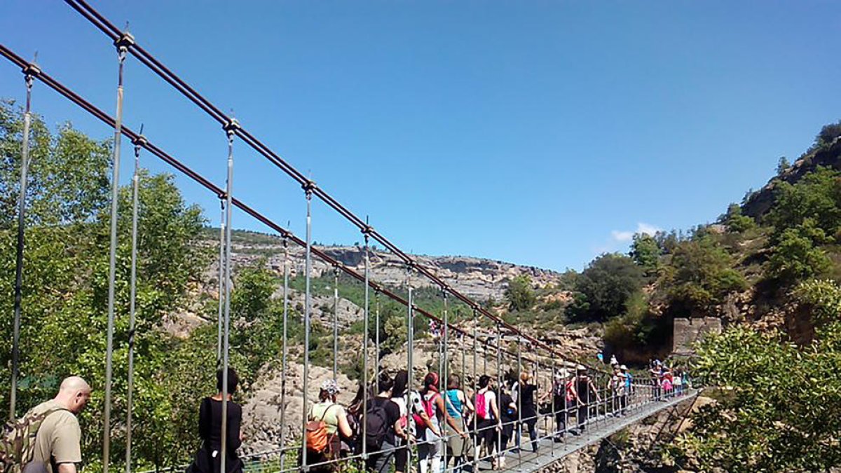 Un dels ponts d’accés al congost de Mont-rebei el cap de setmana passat.