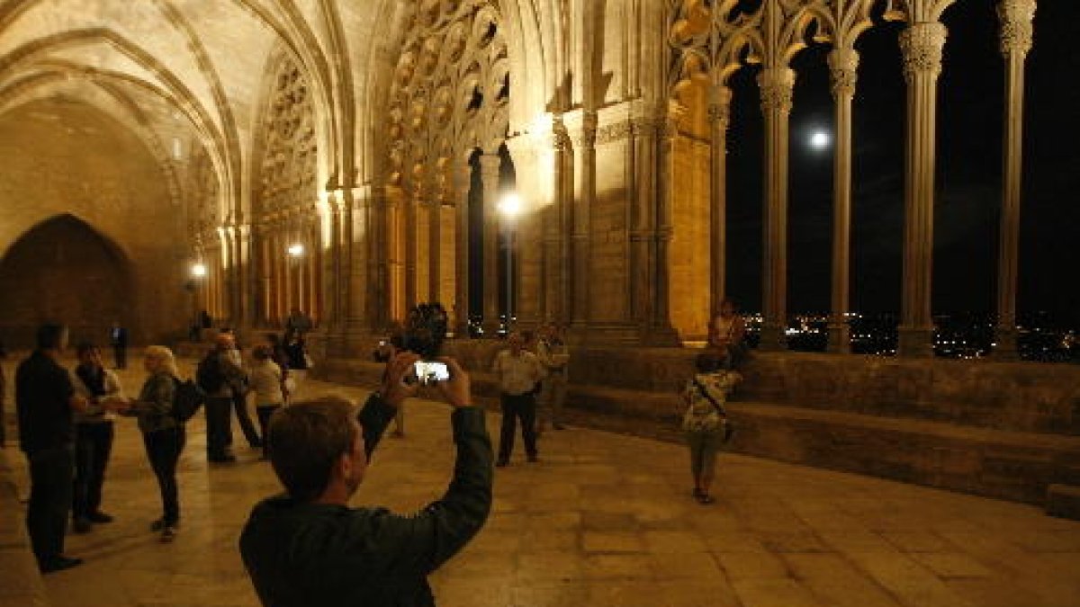 La Seu Vella es va sumar a les Jornades Europees del Patrimoni amb l’activitat ‘Lluna al Claustre’.