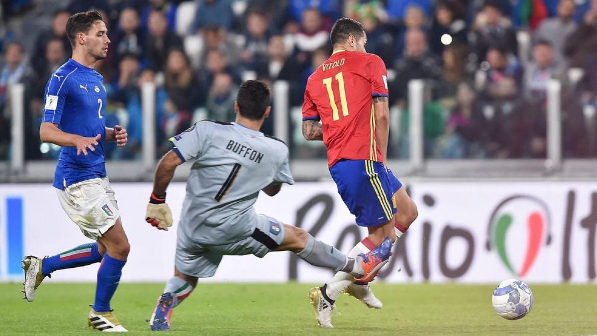 Vitolo marca a porta buida després de l’error colossal del veterà porter Buffon.