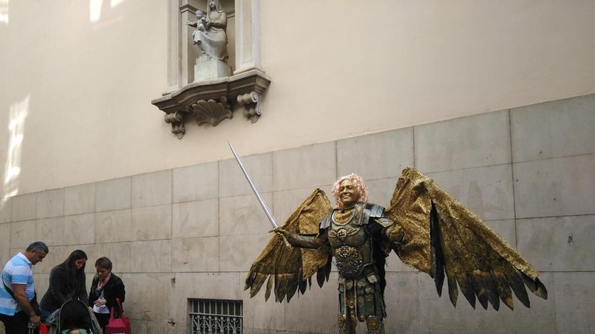 Estàtues humanes en l’Eix Comercial de Lleida