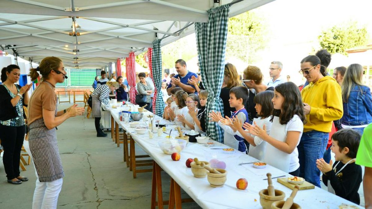 Tallers infantils de fruita a la Fira del Comerç i el Rebost d’Alcarràs