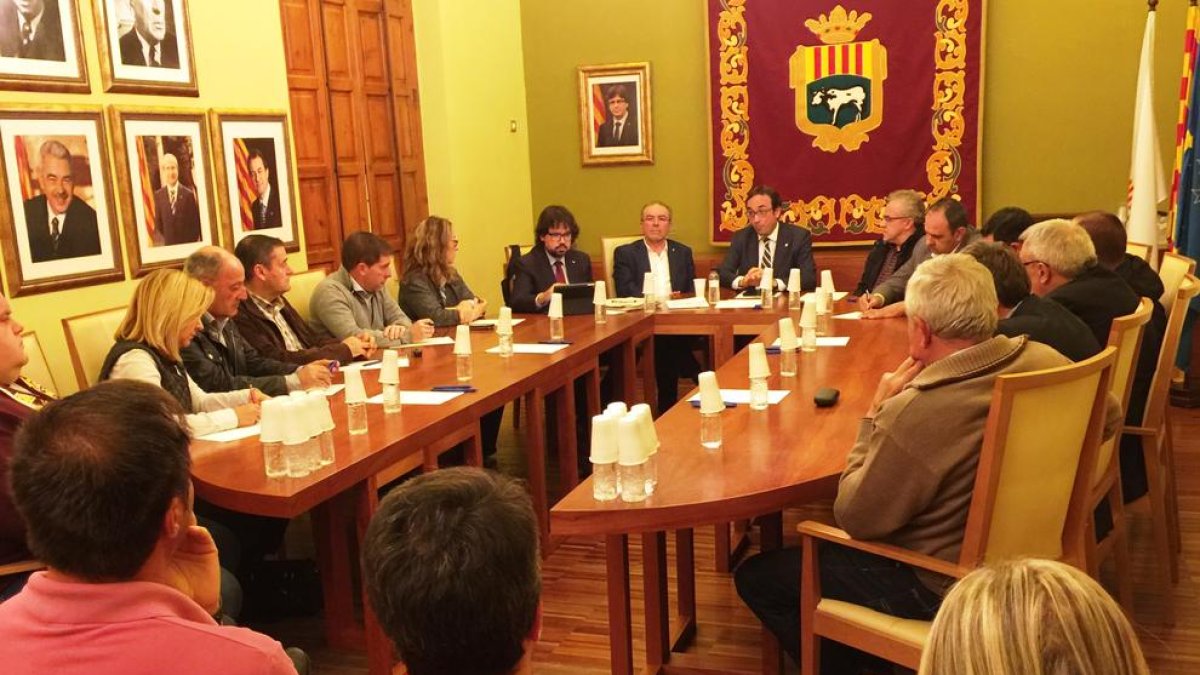 La reunió del conseller Rull amb alcaldes i autoritats dimarts a la nit a les Borges.