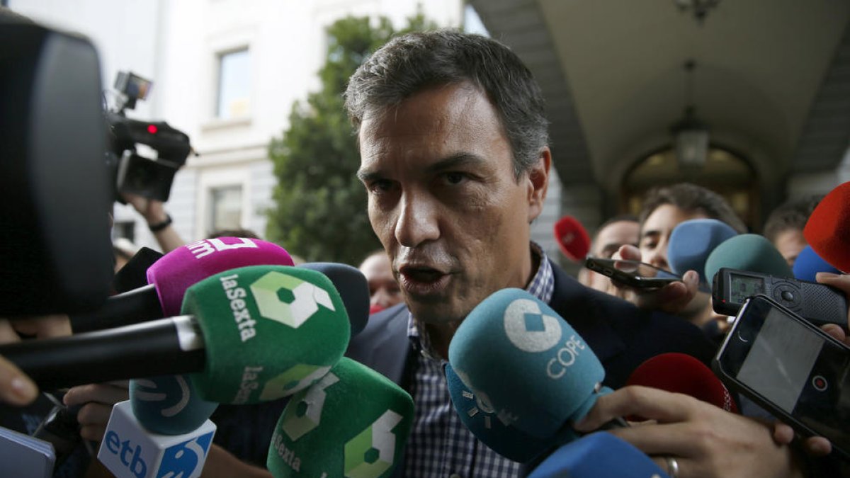 L’exsecretari general del PSOE, Pedro Sánchez, a l’arribar ahir al Congrés dels Diputats.