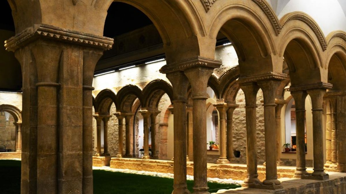 El monestir de les Avellanes estrena la restauració del claustre romànic