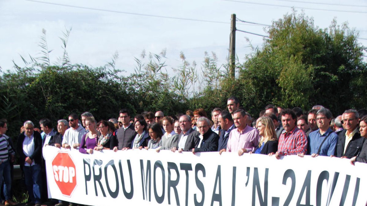 La mobilització de diumenge passat en el punt on va morir la jove Marta Sòria.
