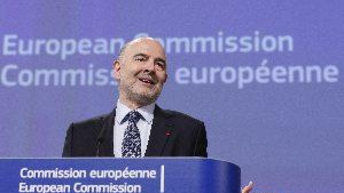 El comissari europeu Moscovici revela que guanya uns 16.000 euros al mes